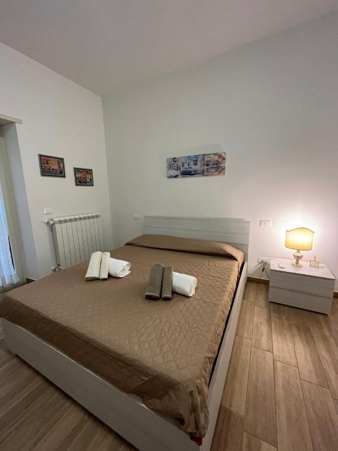 Bed&Breakfast Del Viaggiatore Fondi Zewnętrze zdjęcie